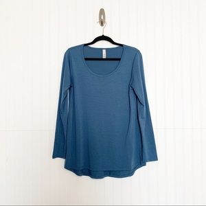 Lularoe Slate Blue Lynnae Long Sleeve Top